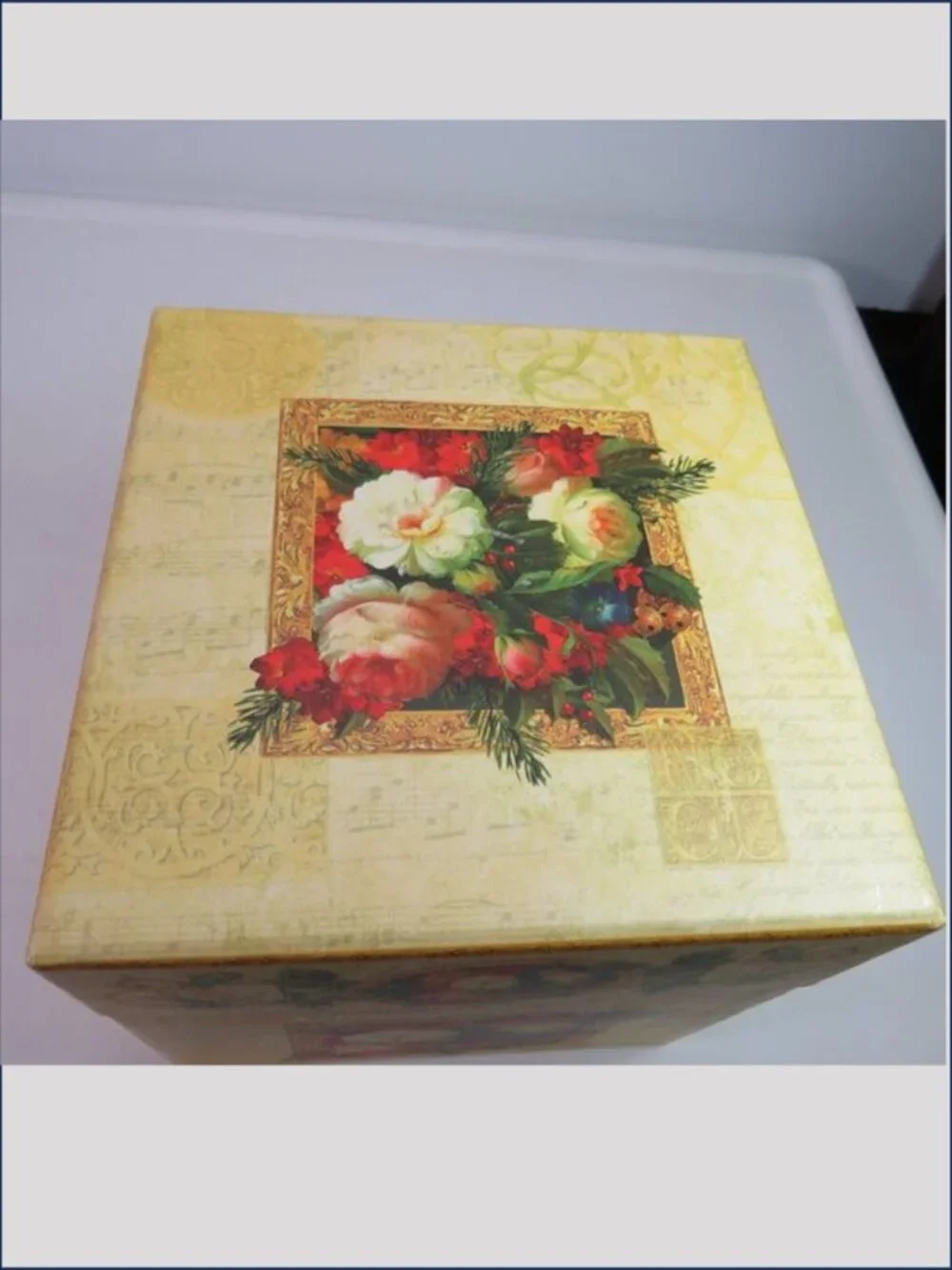 Lang Bob's Boxes Holiday Gift Box Lot 2pc Elizabeth King Brownd Roses Hi Quality